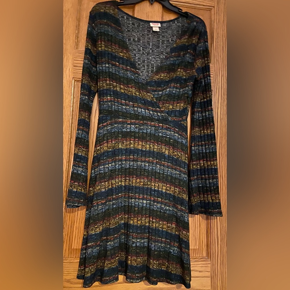 MOSSIMO SUPPLY CO LONG SLEEVE VNECK STRIPED DRESS SIZE SMALL